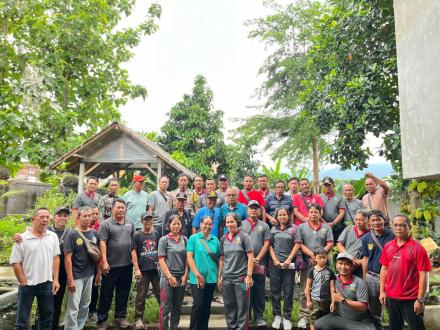 Kunjungan dari Desa Alasangker